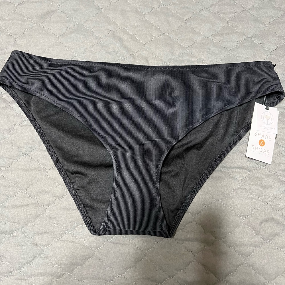 Brand new Shade Shore moderate coverage bikini bottom, size M, black